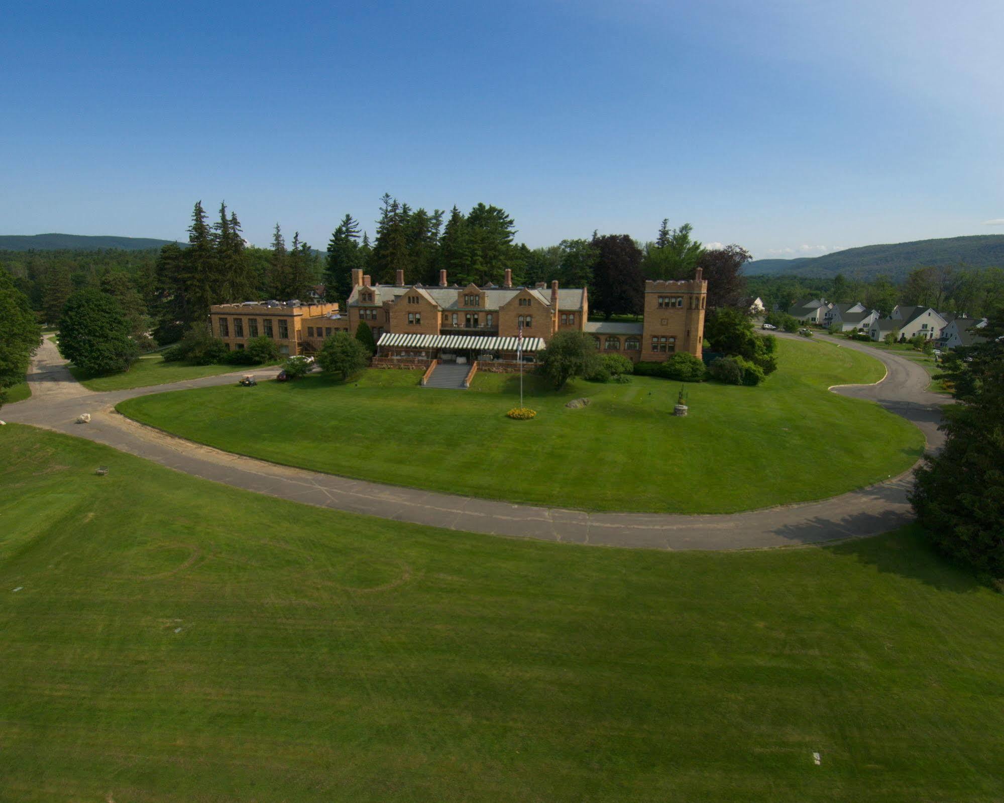 Cranwell Spa And Golf Resort (Adults Only) Ленокс Екстер'єр фото